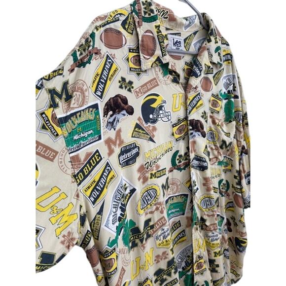 Vintage Lee Sport Hawaiian Shirt Mens 2XL Beige U of M Button Down T-Shirt - Picture 2 of 8